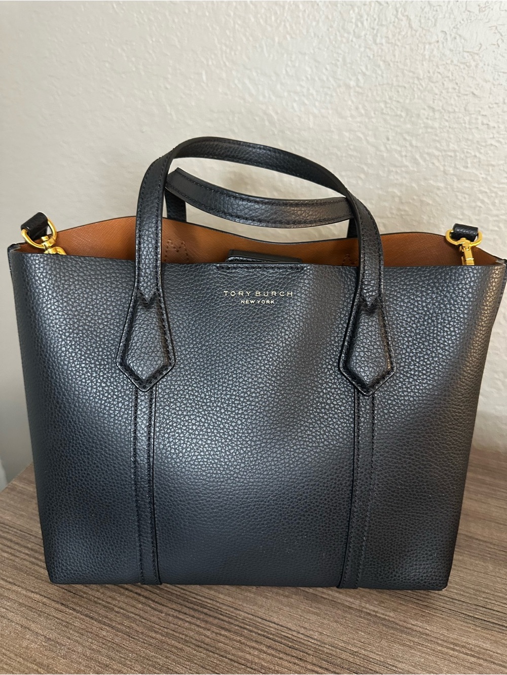 TORY BURCH SMALL PERRY TRIPLE-COMPARTMENT TOTE
Retail: $348
